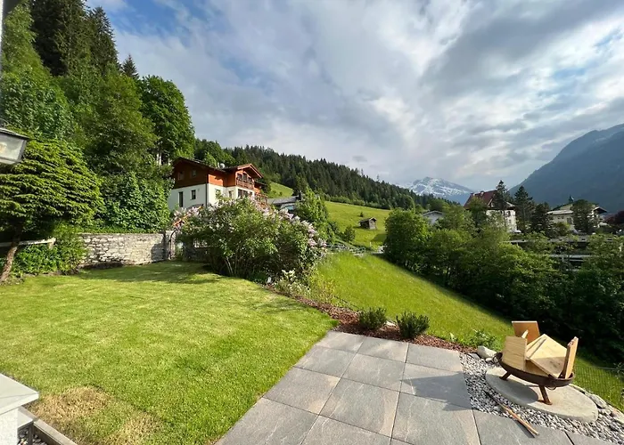 Charming Chalet With Sauna + Views!